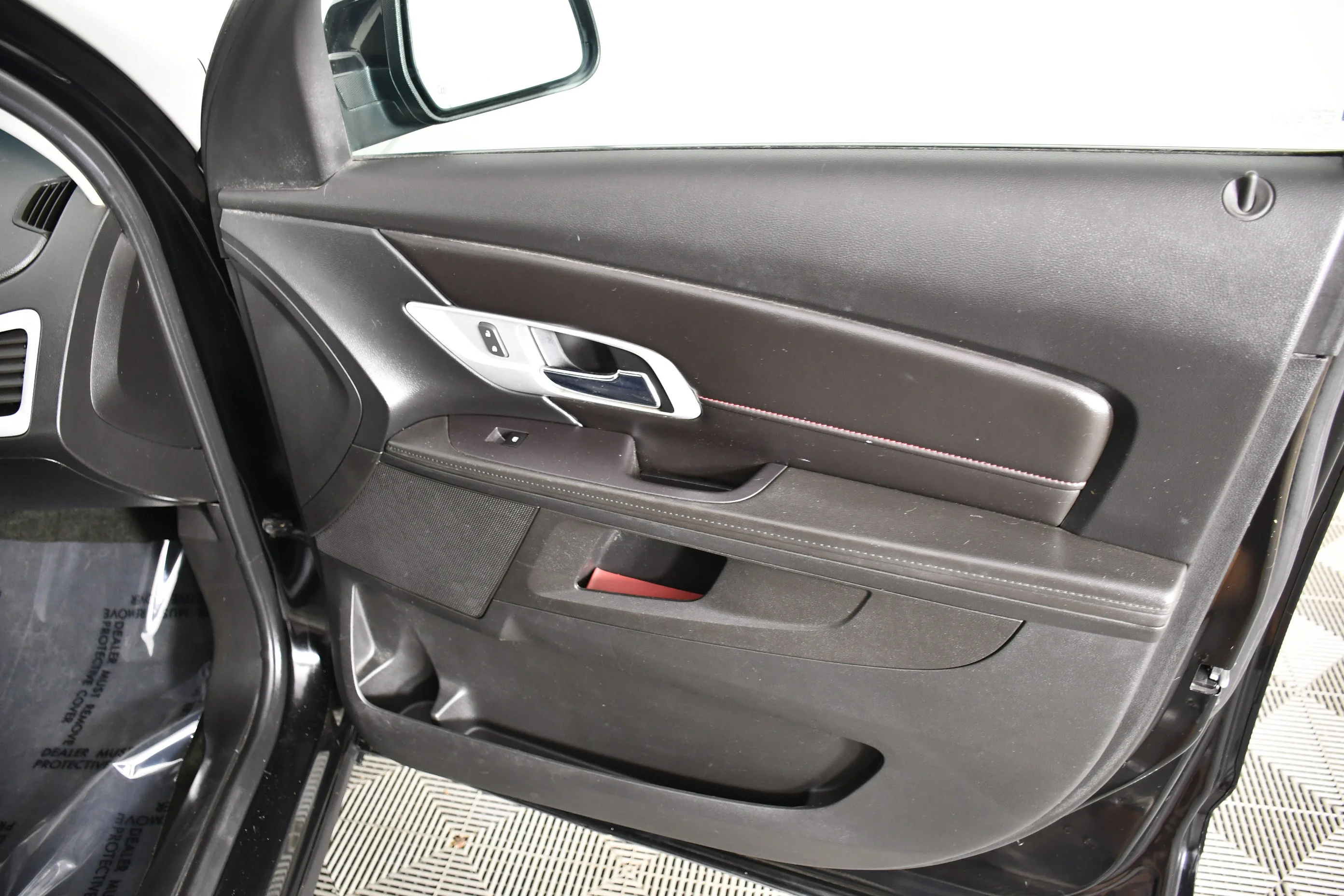 Used 2017 Onyx Black GMC SLE image 37