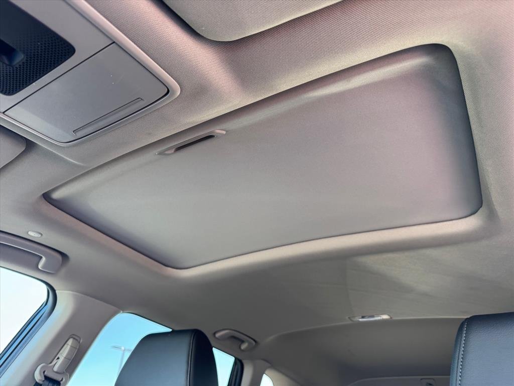 Used 2026 Solar Silver Metallic Honda EX-L image 19