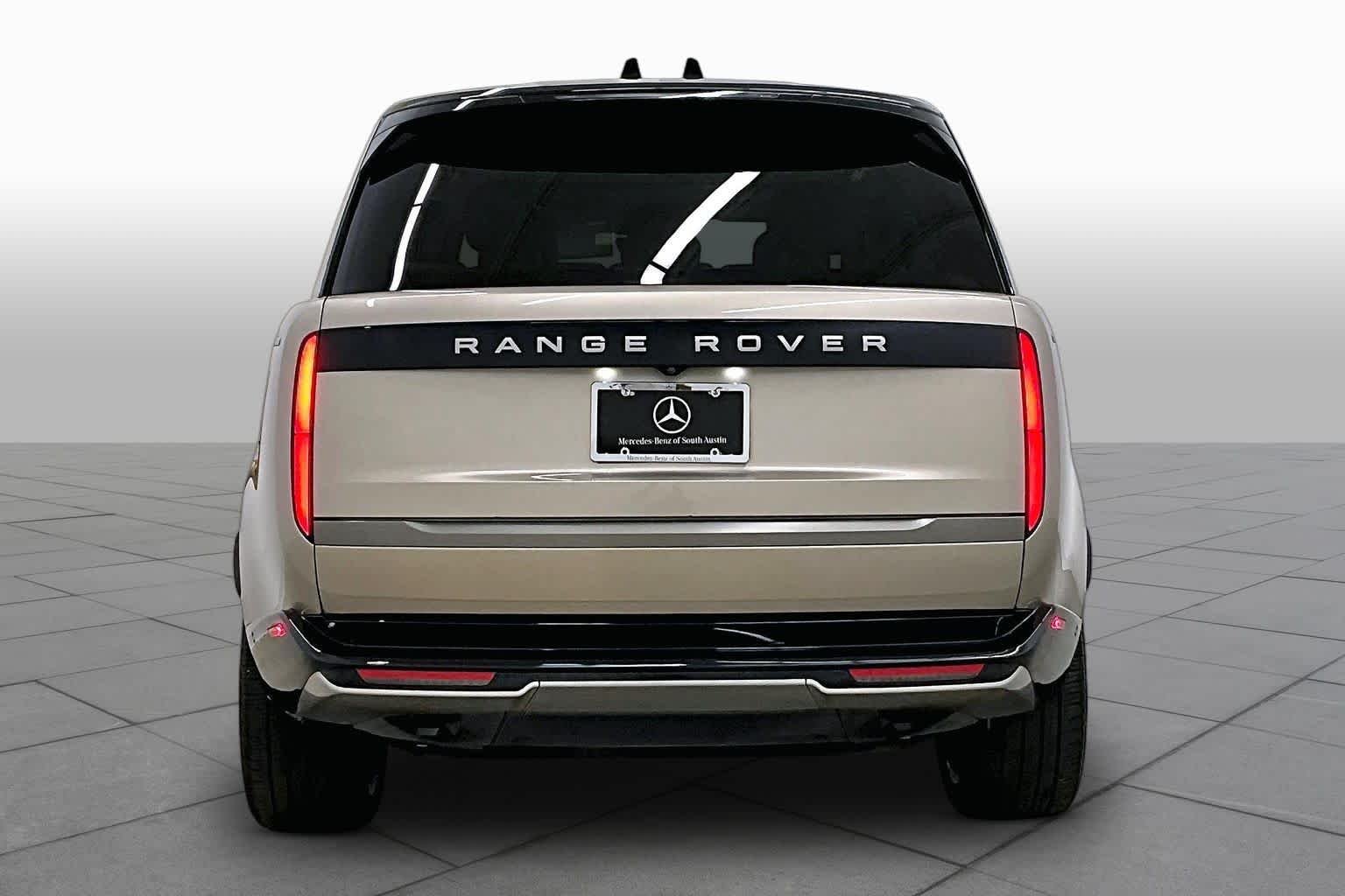 Pre-Owned 2024 Land Rover Range Rover SE