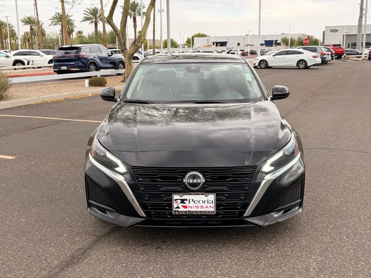 Used 2023 Super Black Clearcoat Nissan 2.5 SV image 9