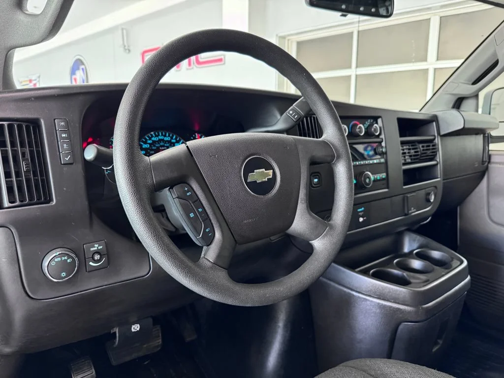 2024 Chevrolet Express Cargo Work Van - Photo 10