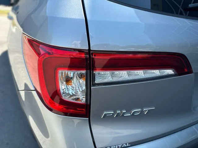 Used 2021 Silver Honda EX-L image 27