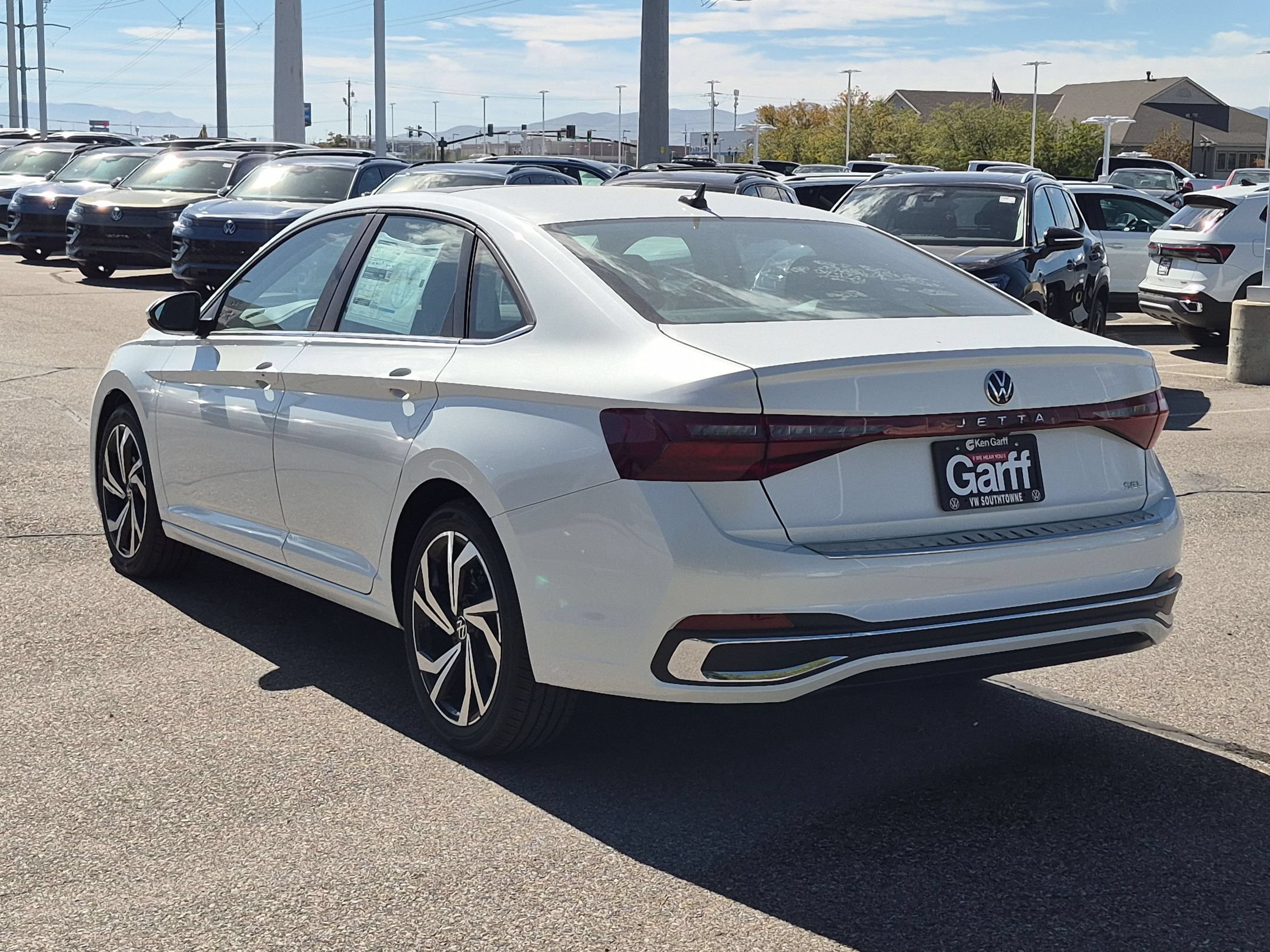 New 2027 Opal White Pearl Volkswagen SEL image 5