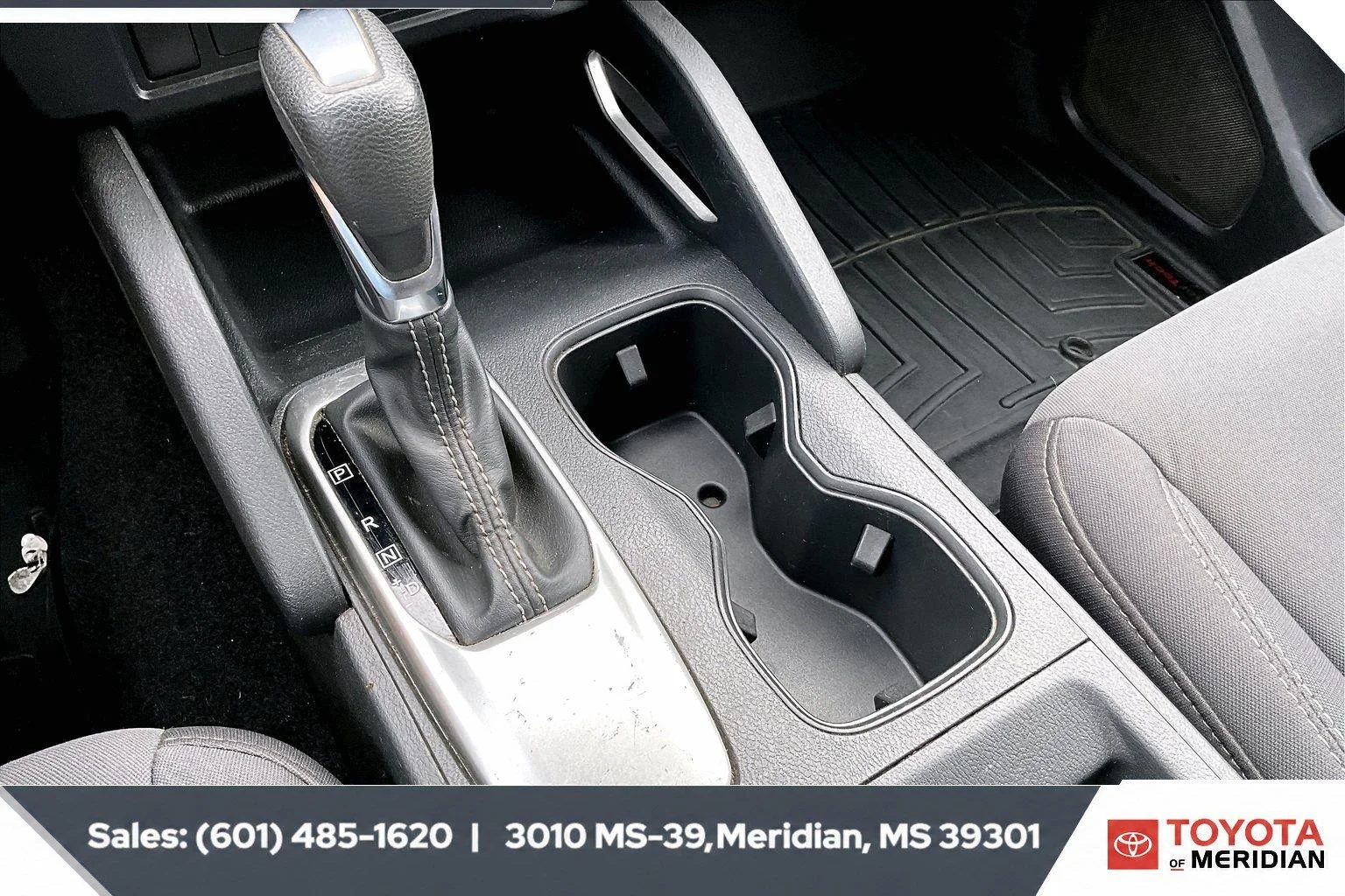 Used 2022 Glacier White Nissan SV image 23