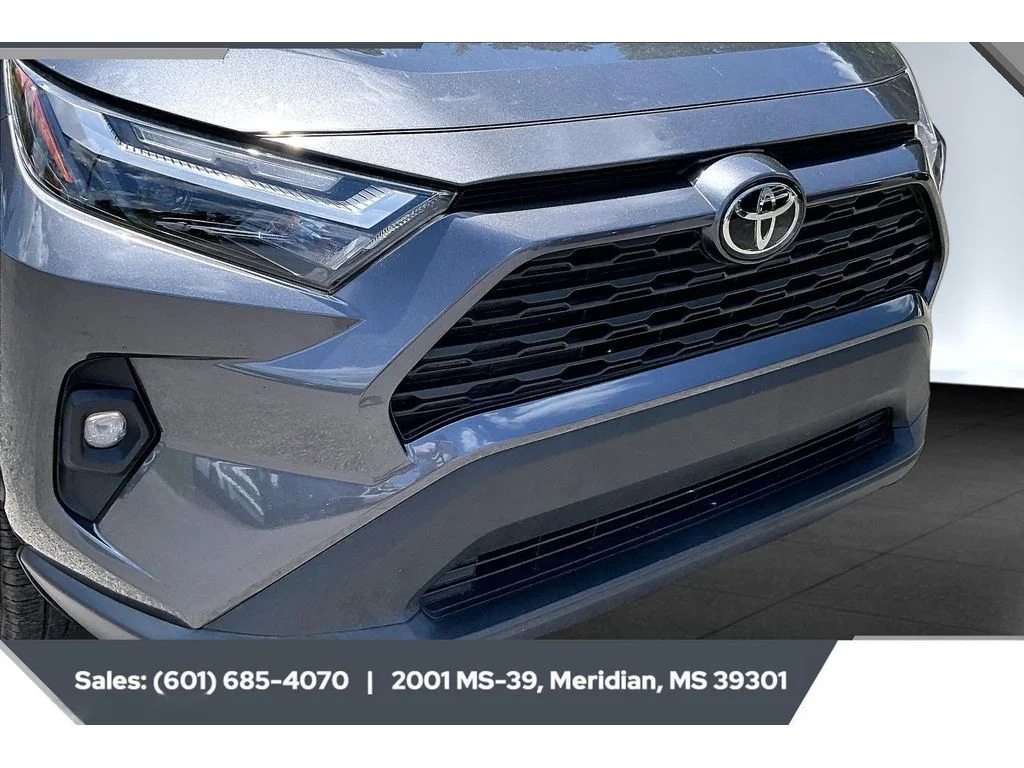 Used 2024 Magnetic Gray Metallic Toyota XLE Premium image 21