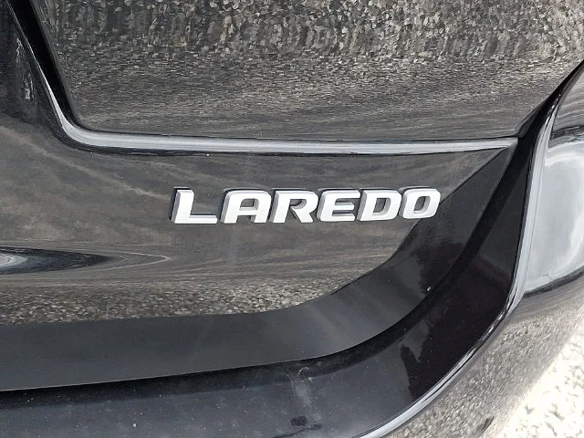 Used 2025 Black Jeep Laredo image 30