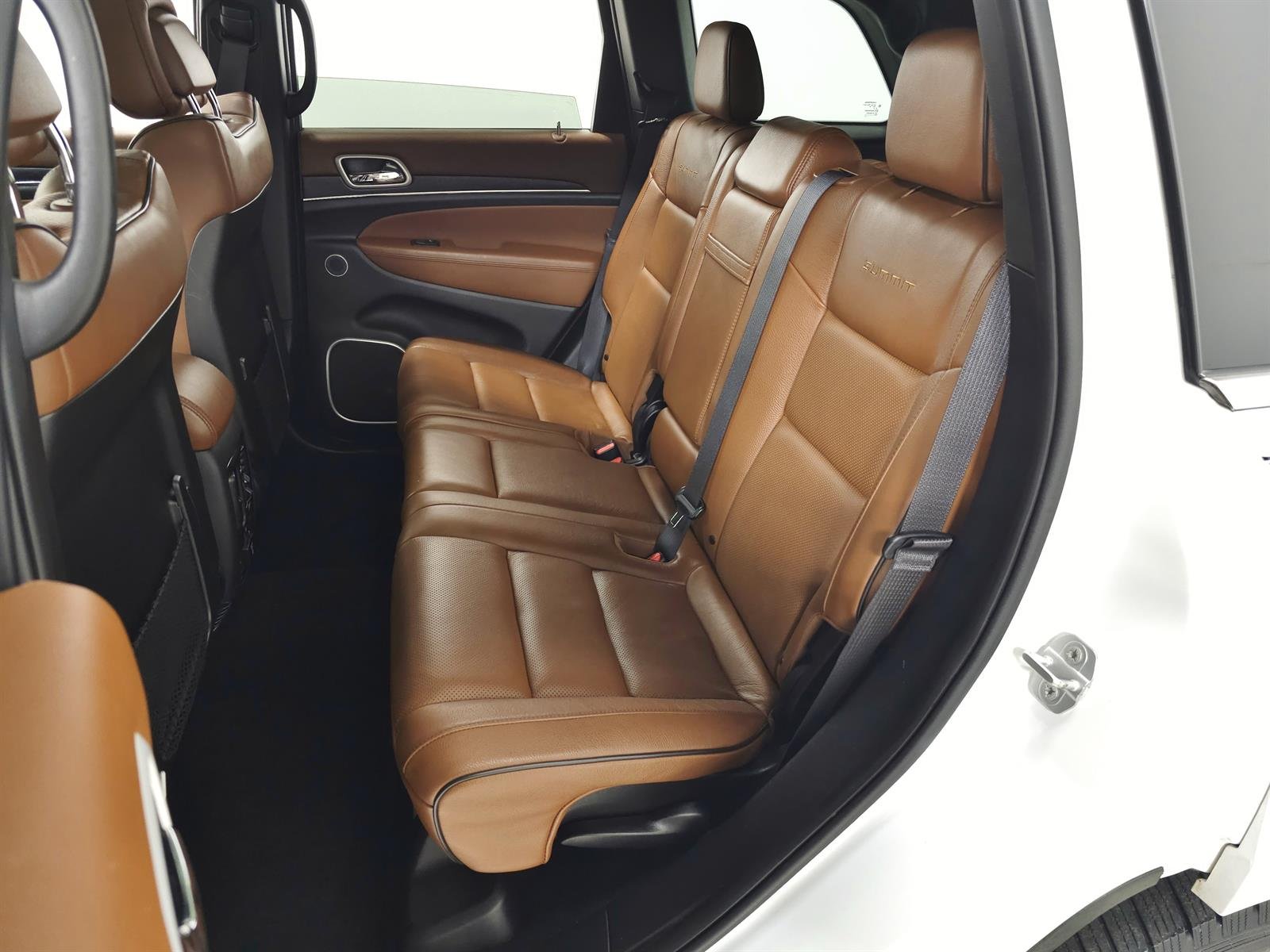 Used 2019 White Jeep Summit image 31