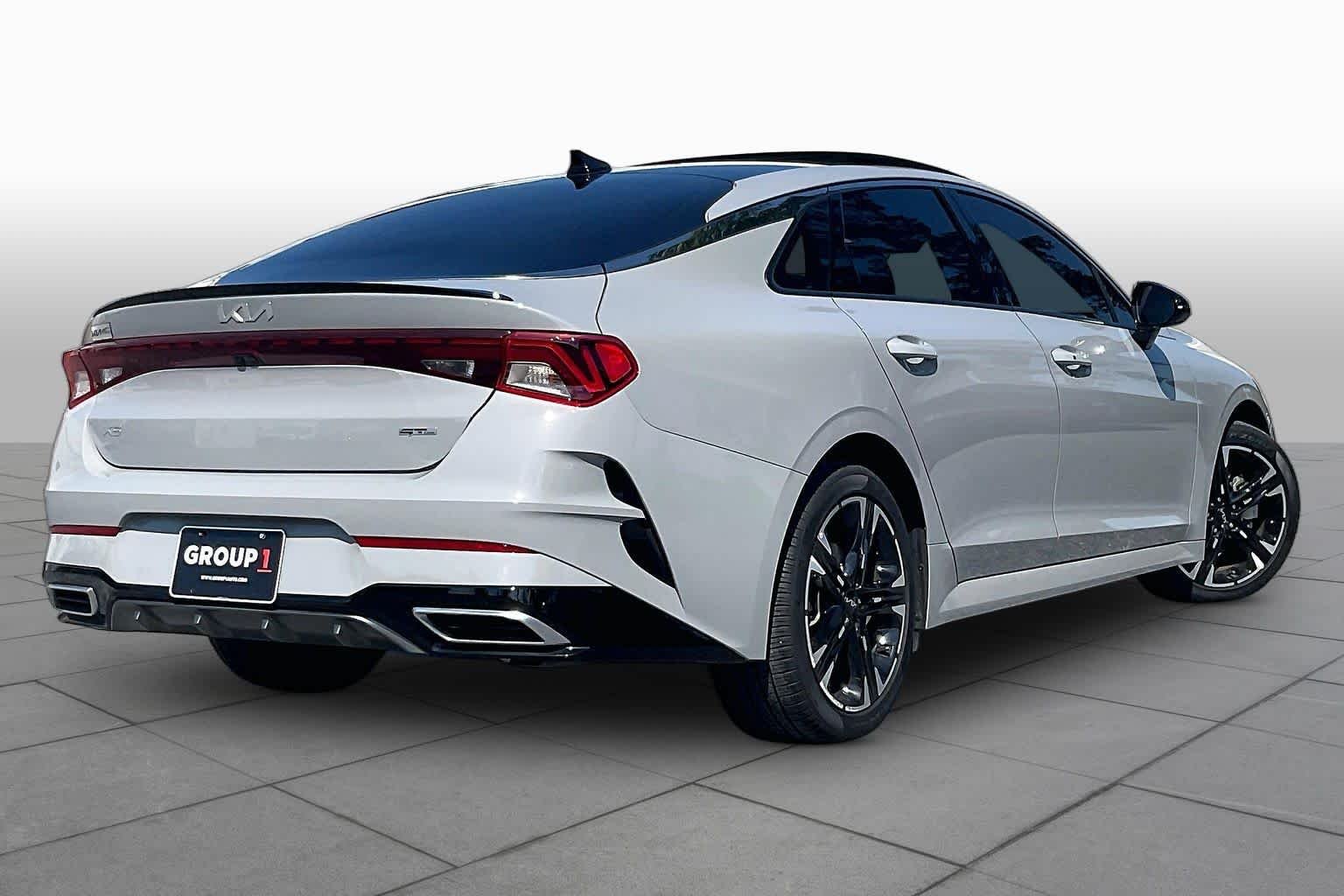 Used 2023 Wolf Gray Kia GT-Line image 12