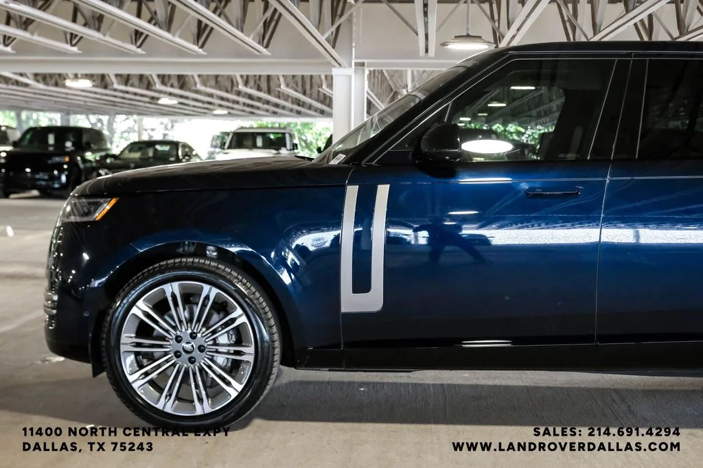 Certified Used 2023 Portofino Blue Metallic Land Rover SE image 12