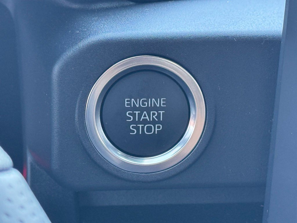 Used 2025  Toyota SR5 image 26