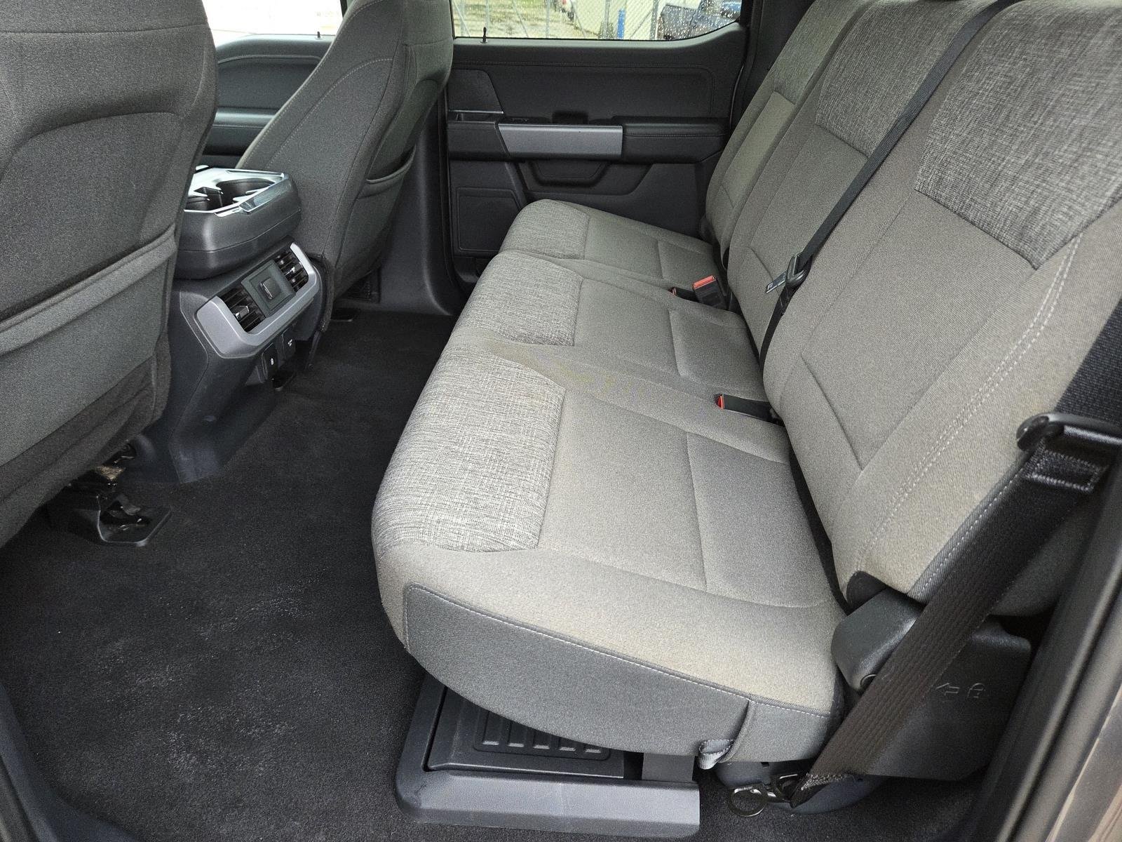 Used 2024 Oxford White Ford XLT image 34