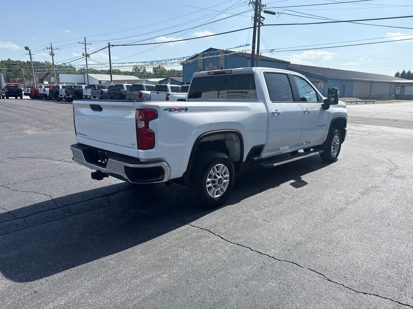 Used 2025 White Chevrolet LT image 7