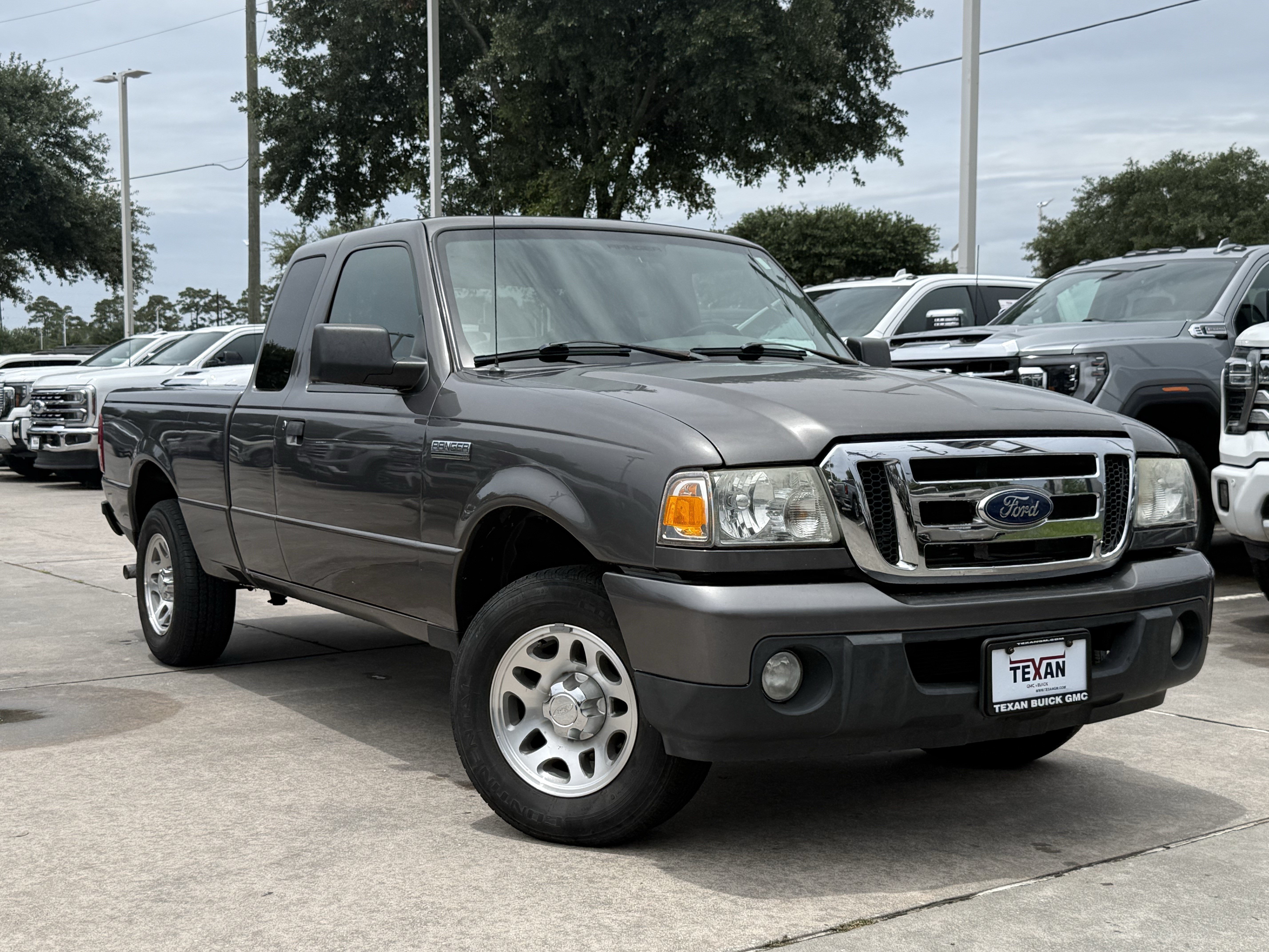 Used 2011 Dark Shadow Gray Metallic Ford XLT image 2
