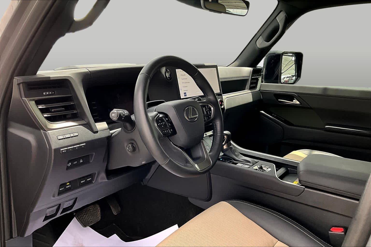 Used 2025 Incognito Lexus Overtrail image 18