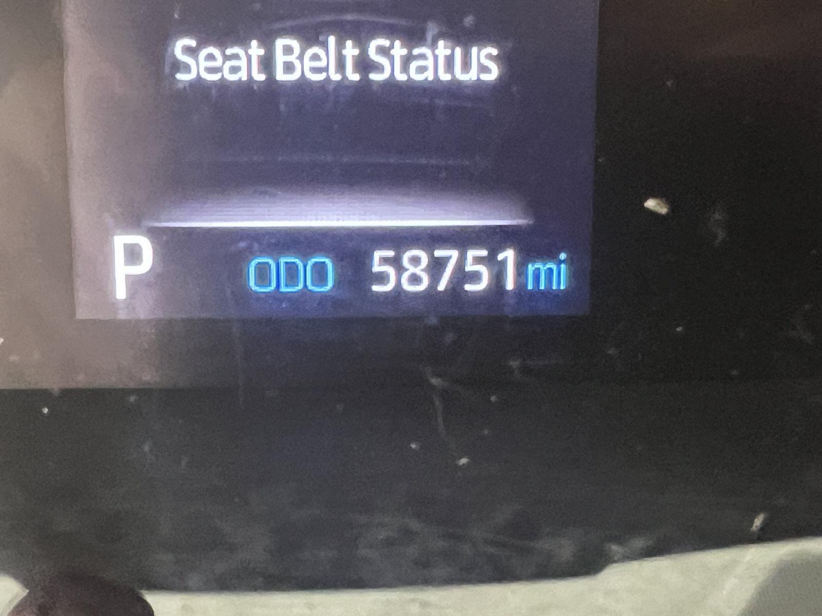Used 2022 Wind Chill Pearl Toyota LE image 17