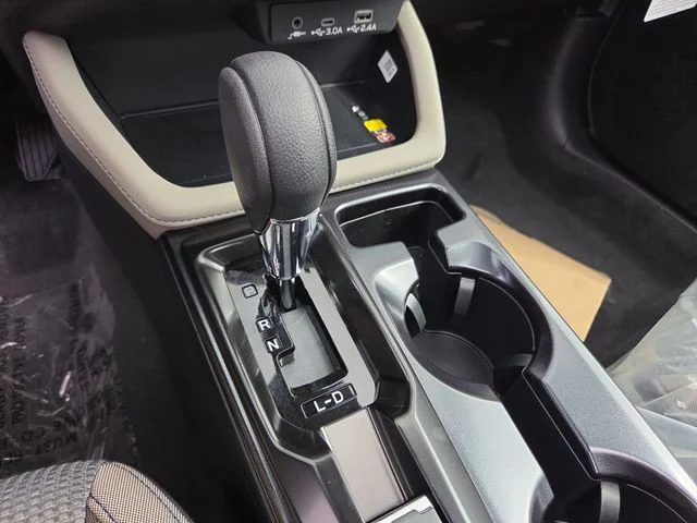 New 2026 CRYSTAL WHITE PEARL Subaru Premium image 19
