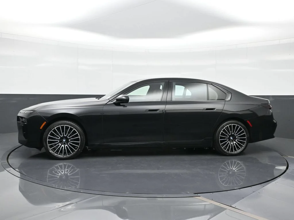 2025 BMW i7 50 - Photo 4