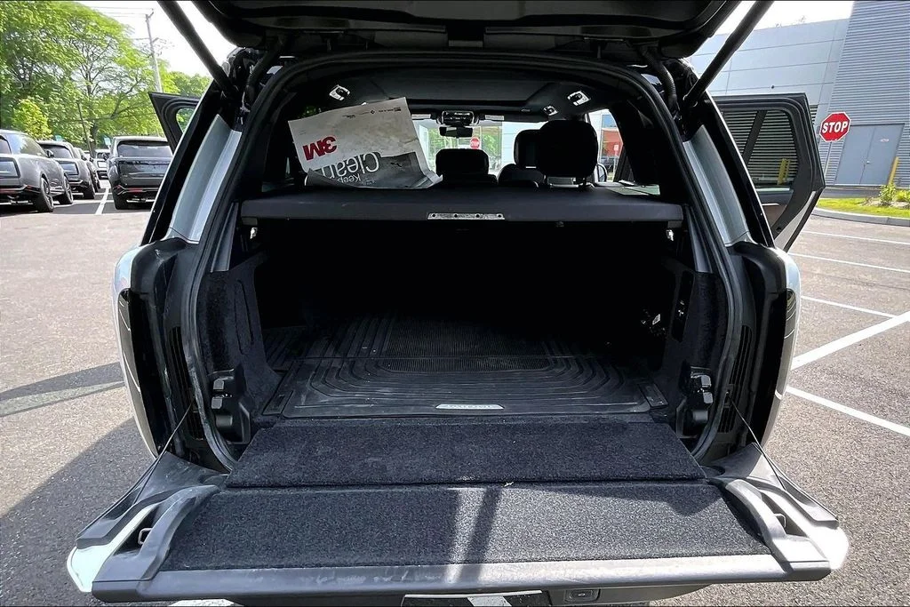 Certified Used 2023 Gray Land Rover SE image 30