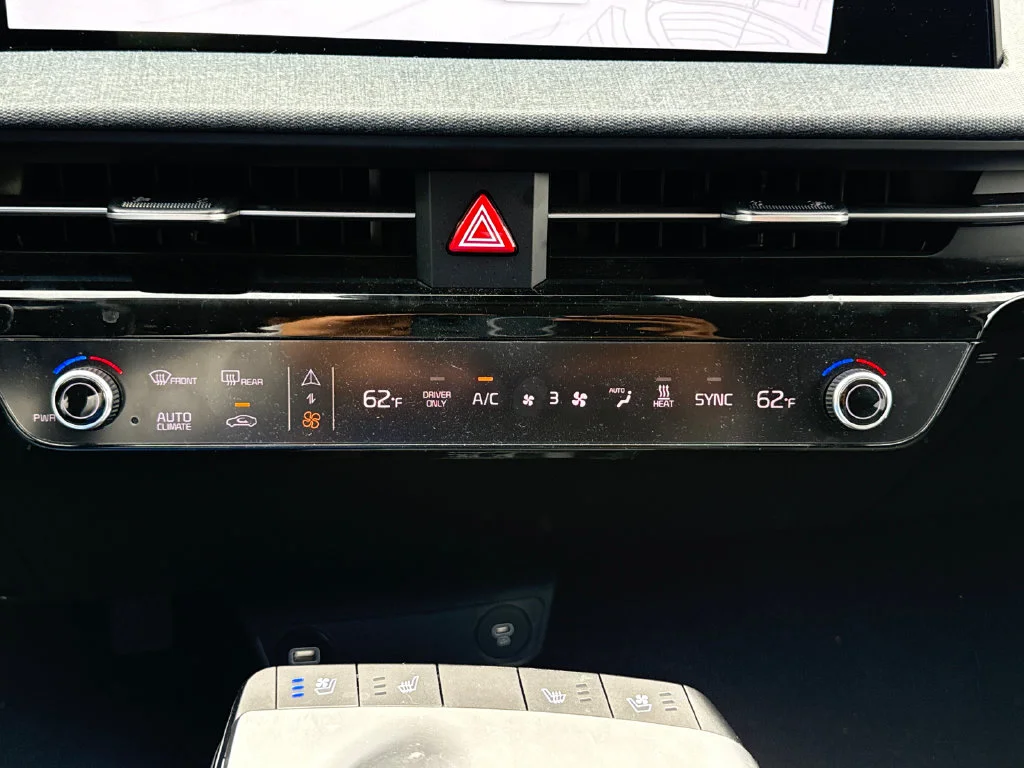 Used 2024 Blue Kia Wind image 24