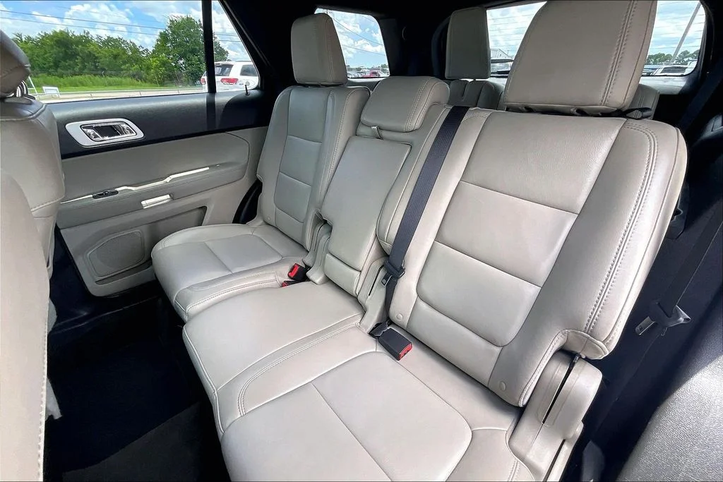 Used 2013 Silver Ford Limited image 19