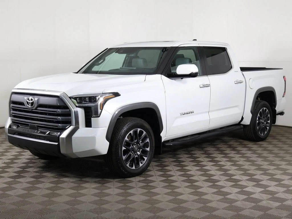 Used 2025 Pearl Toyota Limited image 9