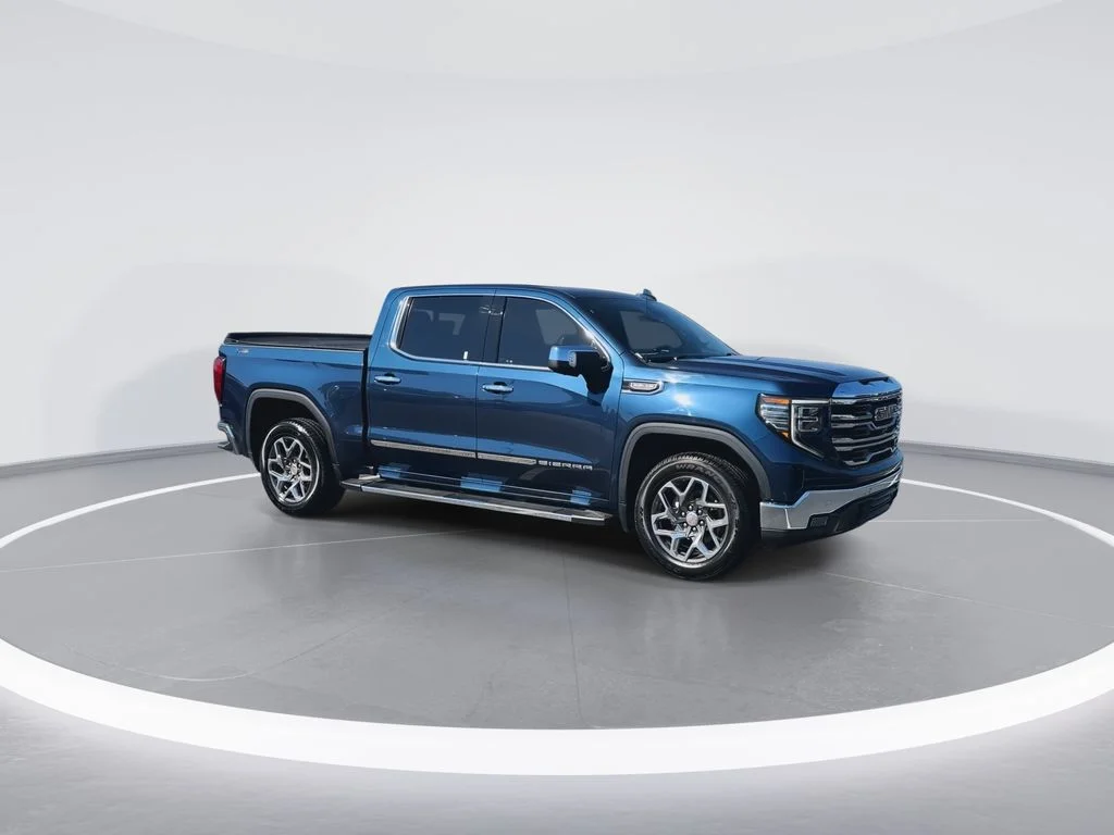 Used 2022 Blue GMC SLT image 2