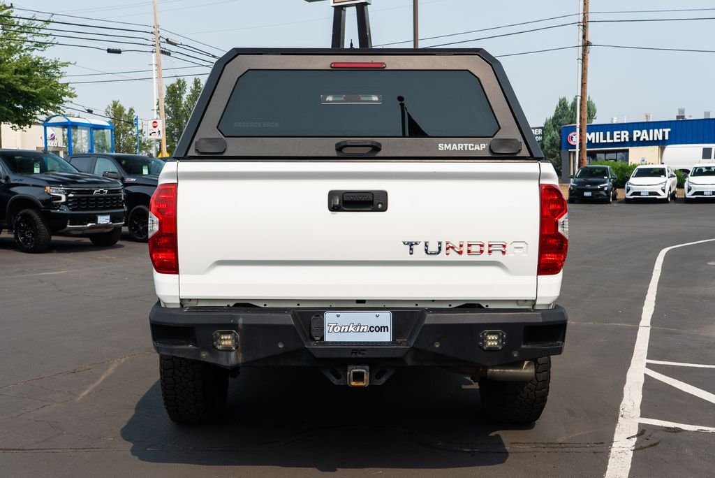 Used 2014 Super White Toyota SR5 image 4
