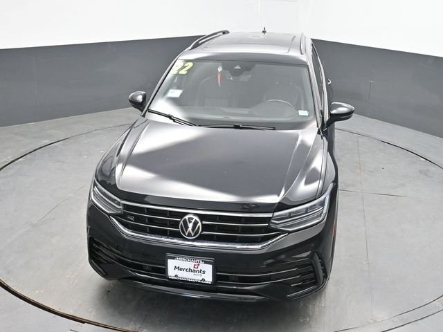 Used 2022 Black Volkswagen 2.0T SE R-Line Black image 18