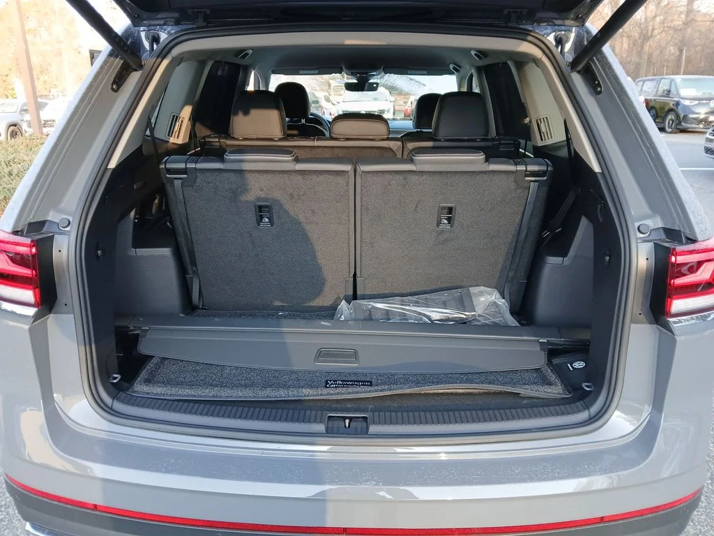 New 2025 Gray Volkswagen 2.0T SE w/Technology image 21