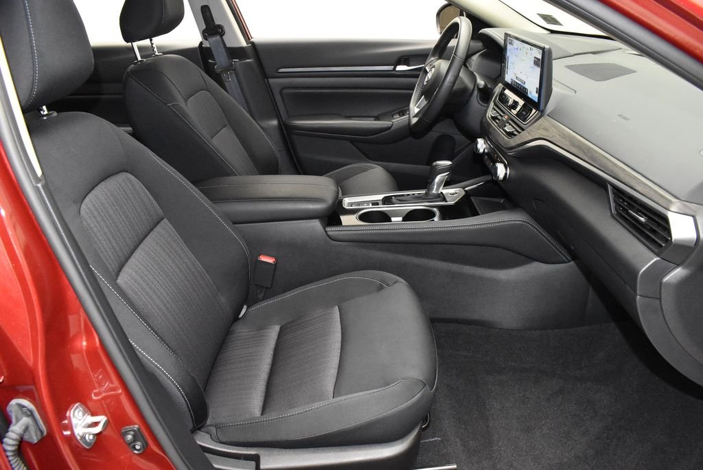 Used 2024 Red Nissan 2.5 SV image 28