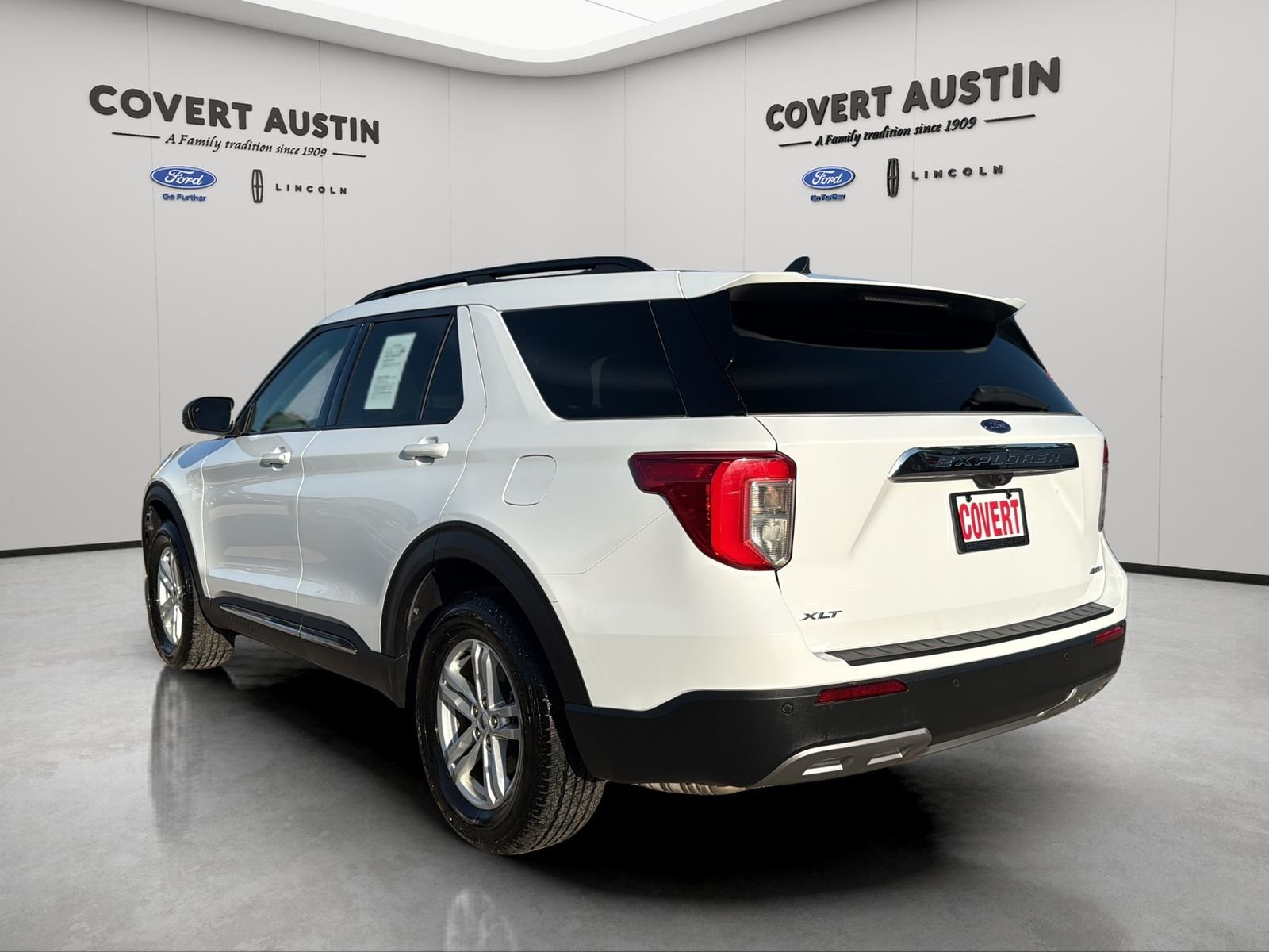 Used 2023 White Ford XLT image 3