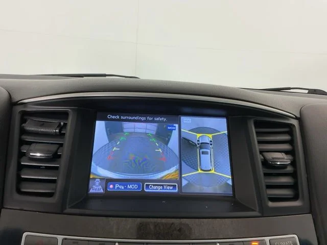 Used 2015 White INFINITI Base image 22