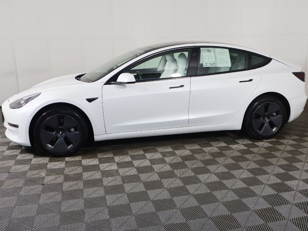 Used 2022 White Tesla Long Range image 18