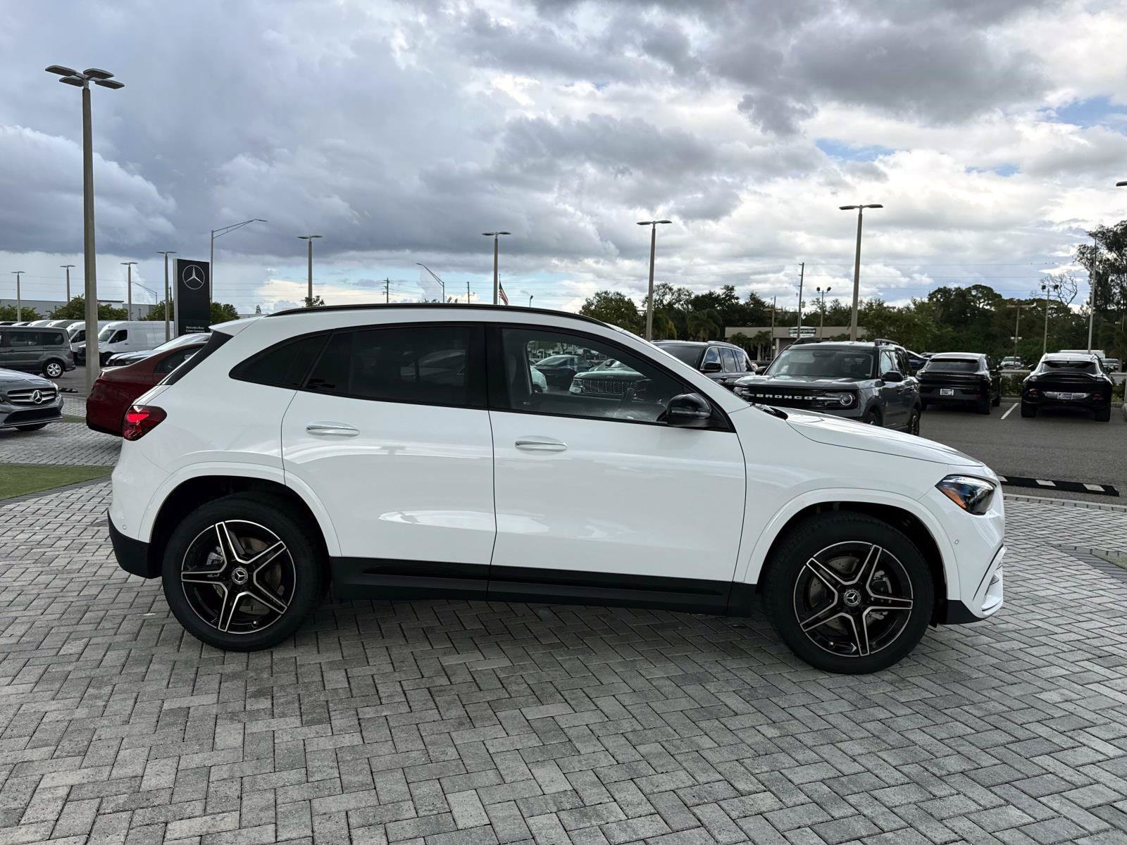 New 2026 Polar White Mercedes-Benz 250 4MATIC® SUV image 6