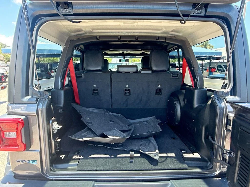 Used 2023 Gray Jeep Rubicon 20th Anniversary Edition 4xe image 30