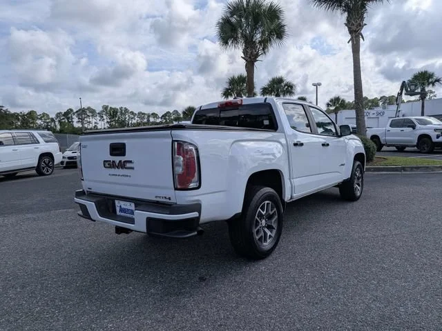 Used 2022 SUMMIT WHITE GMC 4WD AT4 w/Cloth image 3