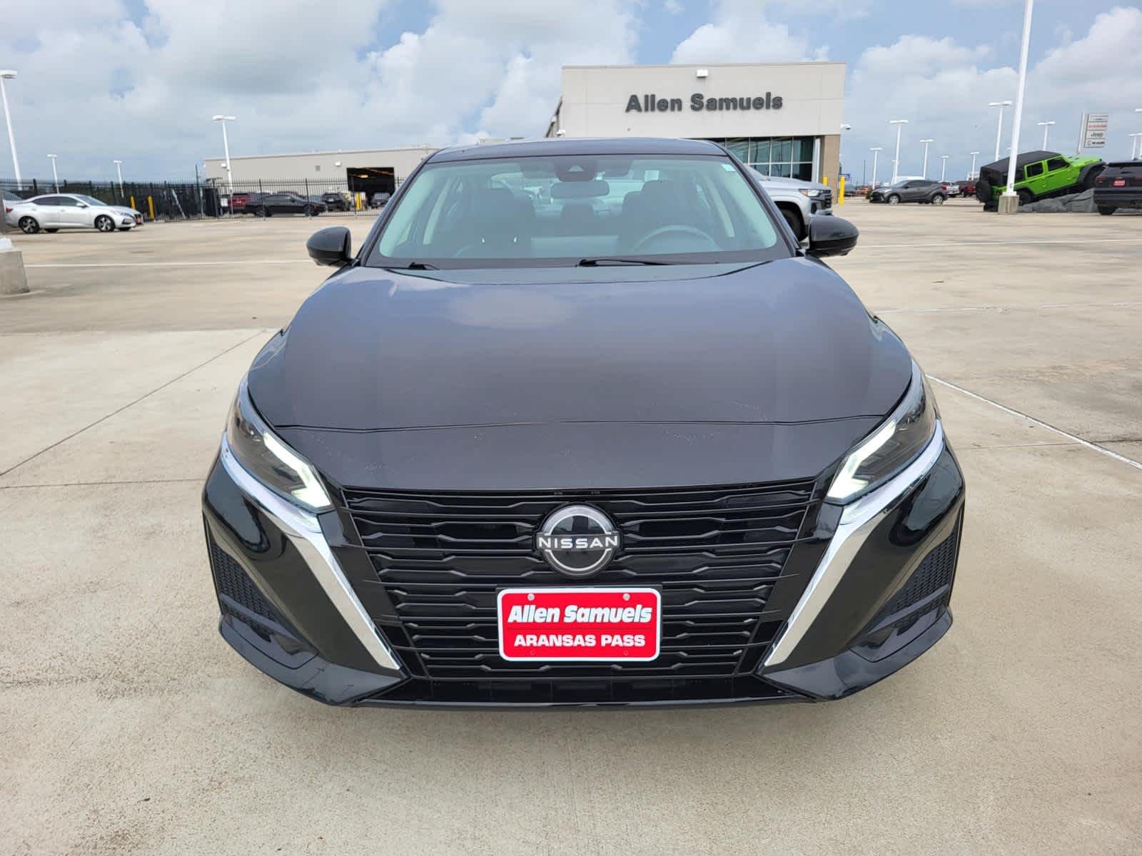 Used 2023 Super Black Nissan 2.5 SL image 8
