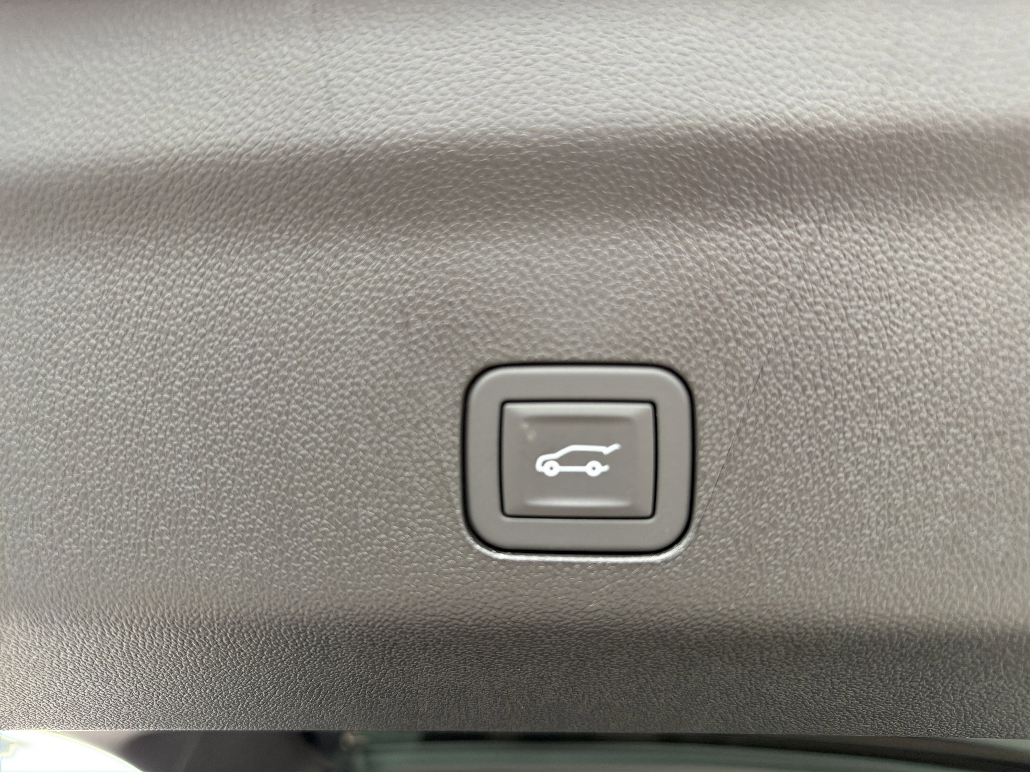 2026 Chevrolet Suburban Premier - Photo 11