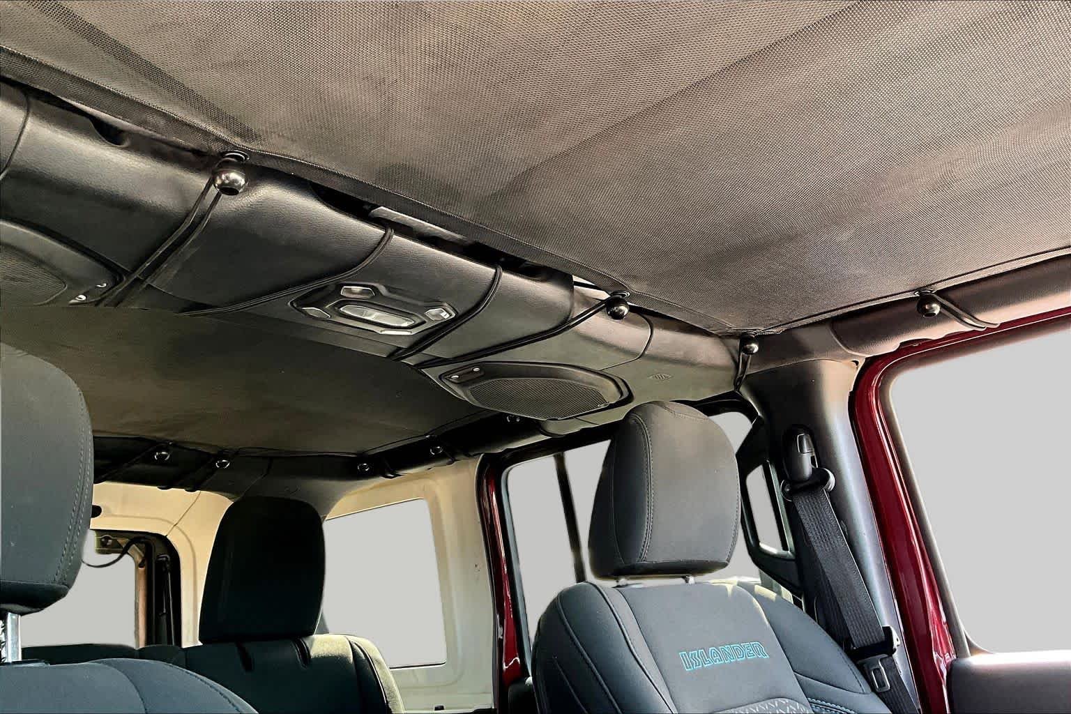 Used 2021 Snazzberry Pearlcoat Jeep Unlimited Islander image 12