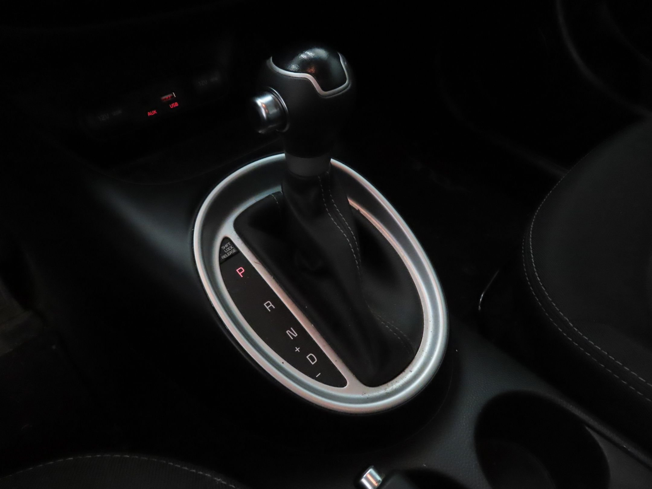 Used 2018 White Kia Plus image 16