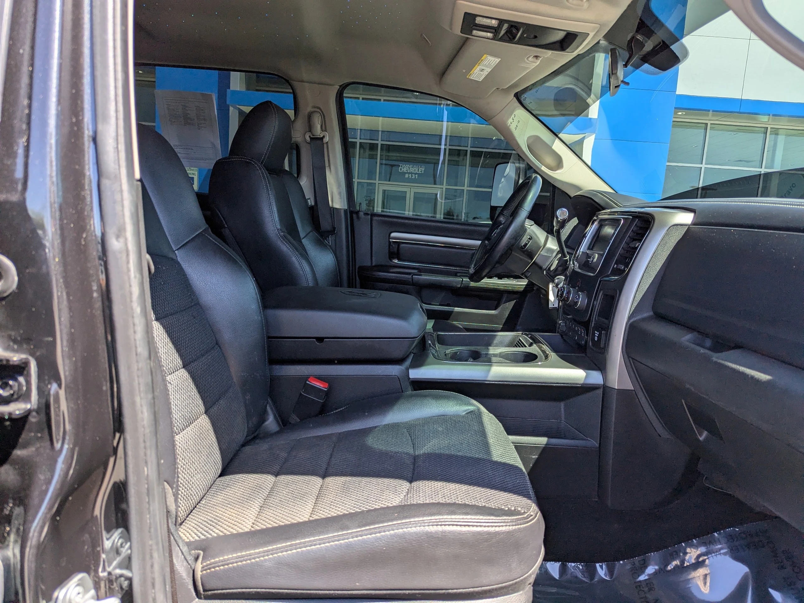 Used 2018 Brilliant Black Crystal Pearlcoat Ram Big Horn image 40