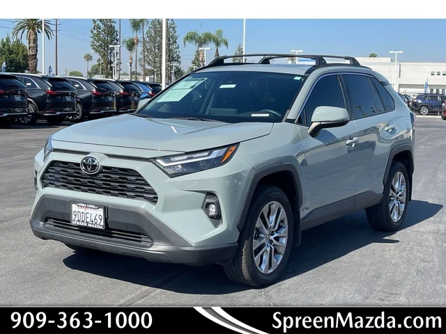 2022 Toyota RAV4 XLE Premium