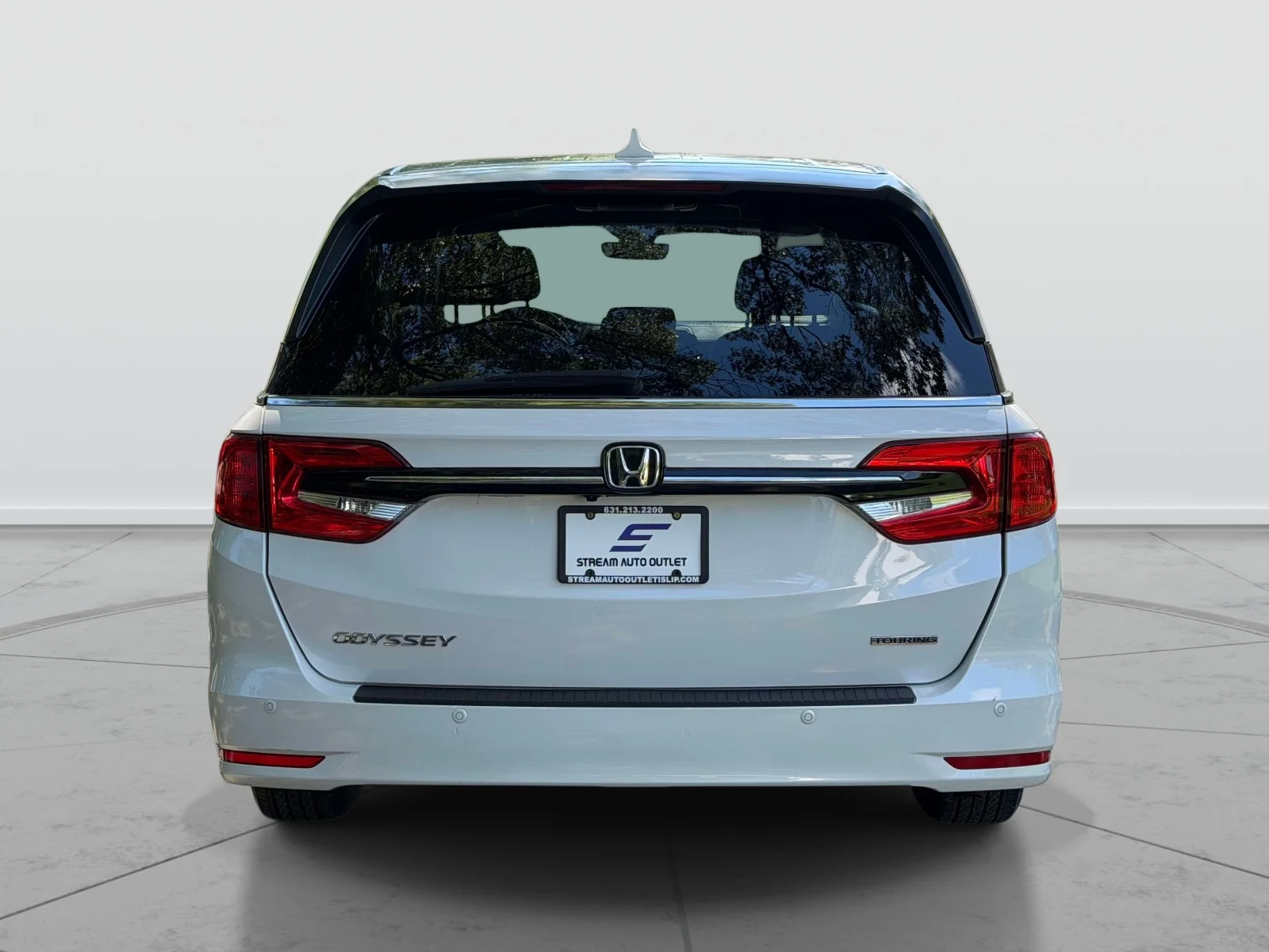 Used 2023 White Honda Touring image 5