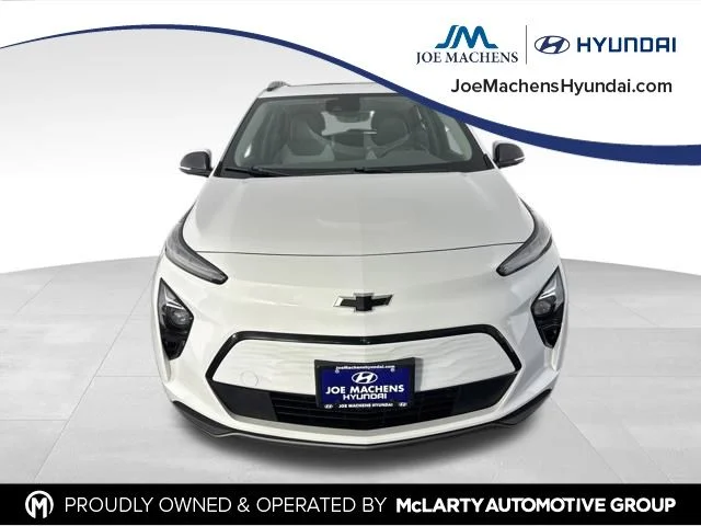 Used 2023 White Chevrolet Premier image 2