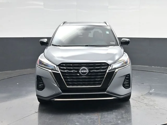 Used 2023 Gray Nissan SR image 8