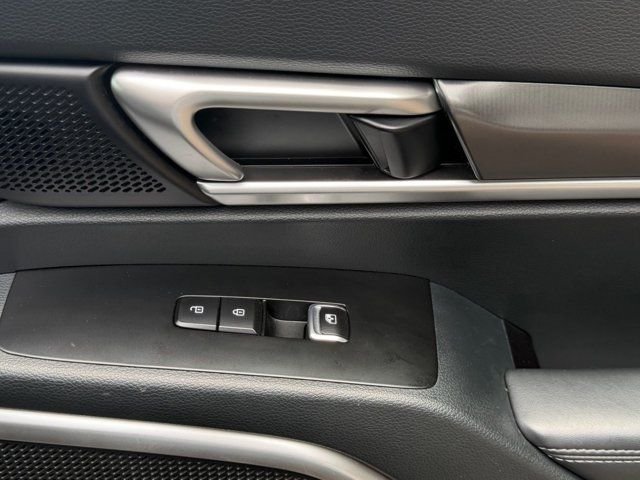 Used 2025 Gray Kia LX image 9