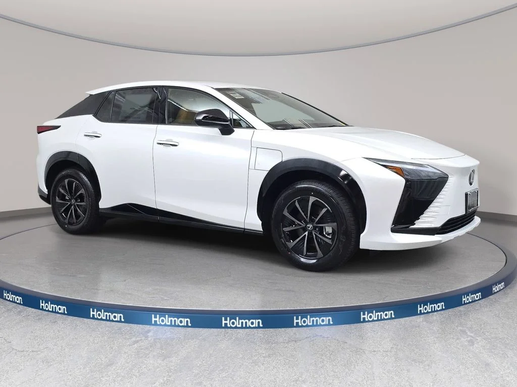 New 2026 White Lexus  image 3