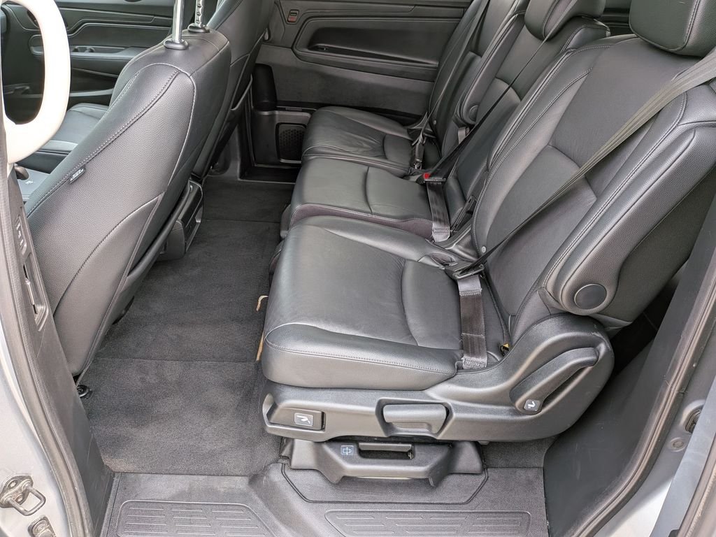 Used 2025 Silver Honda EX-L image 28