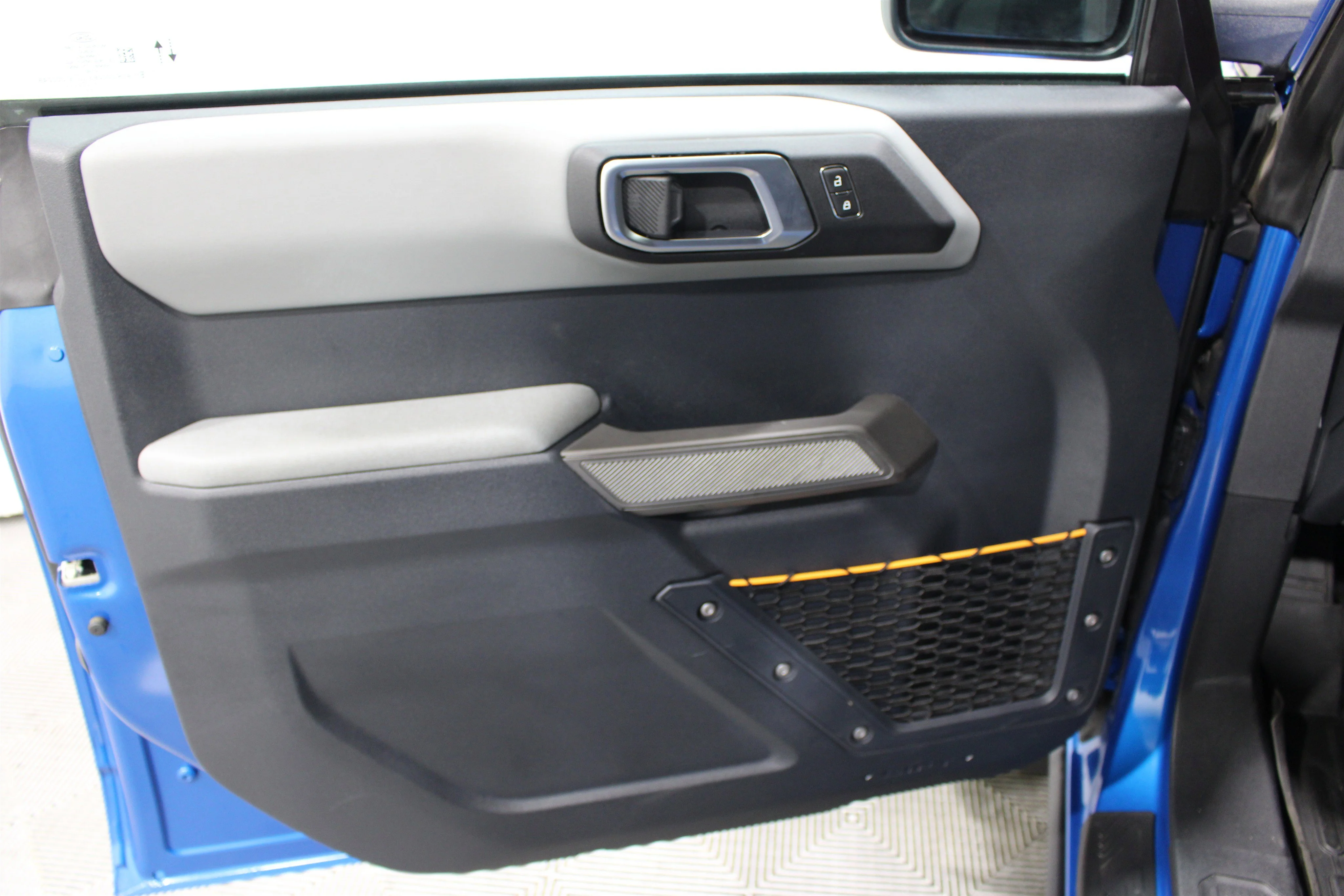 2023 Ford Bronco 4-Door Badlands - Photo 6