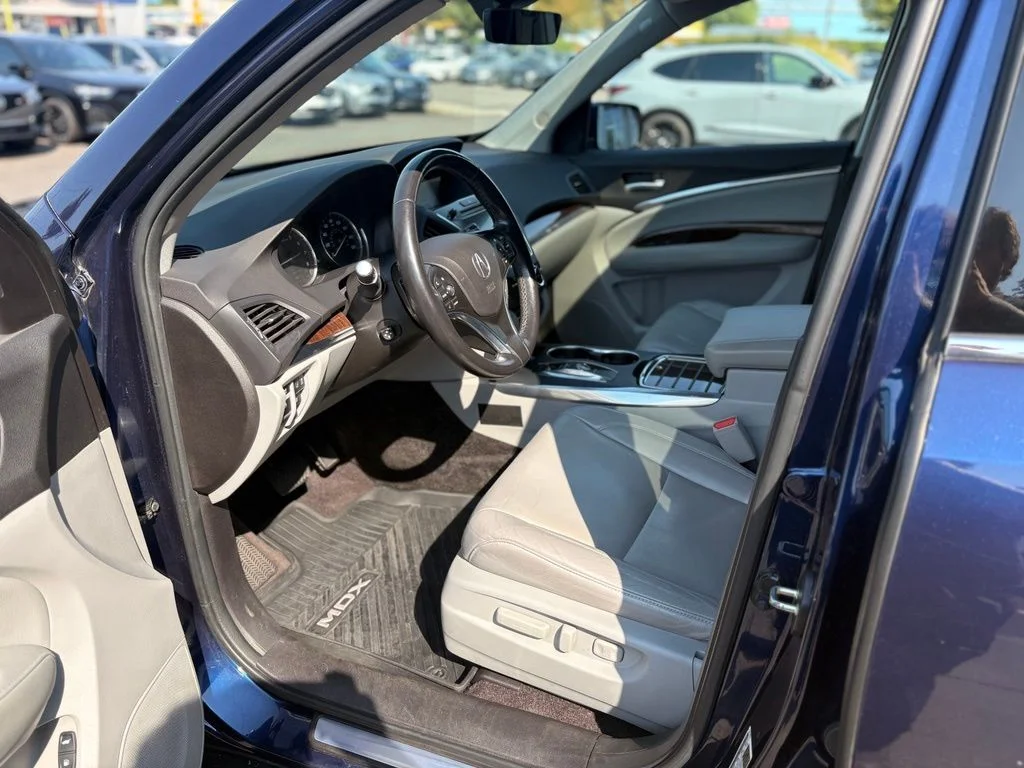 Used 2017  Acura 3.5L image 13